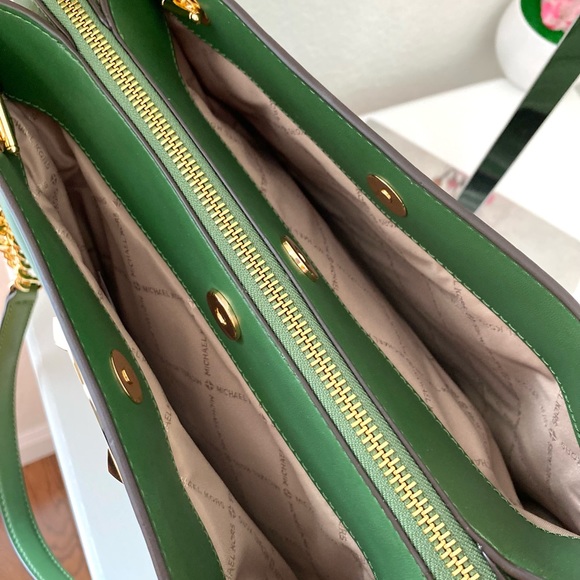 Michael Kors Whitney Medium Quilted Tote Bag - Picture 7 of 10